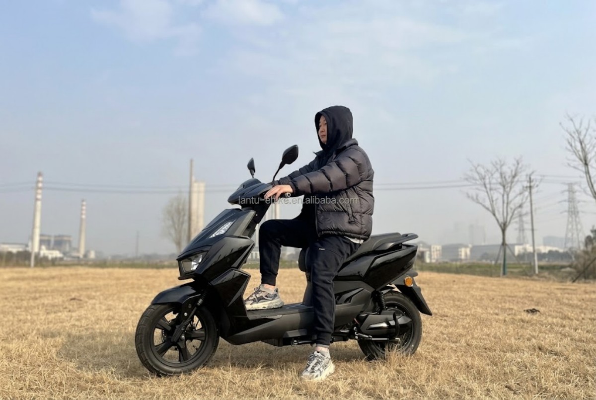 high speed electric motorcycle.jpg